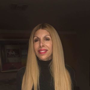 Meet your Posher, Suzanne